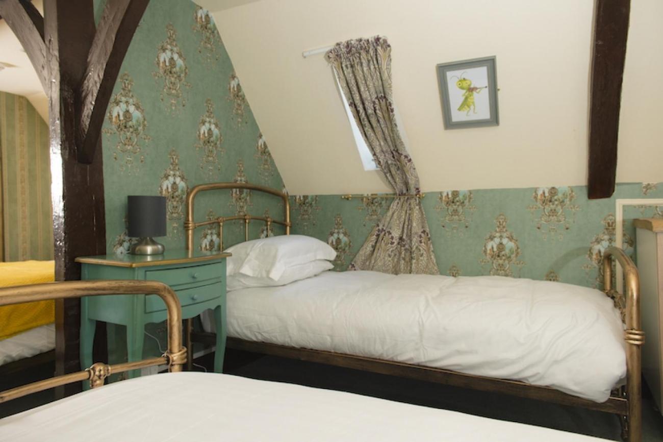 The Sun Hotel Canterbury Rum bild