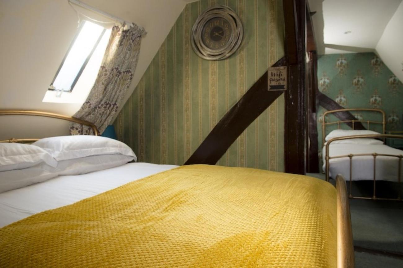 The Sun Hotel Canterbury Rum bild